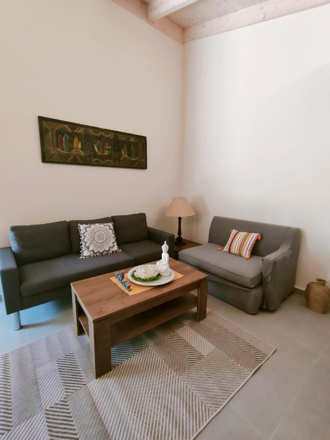 The Old Stables Apartment Vátos Екстериор снимка