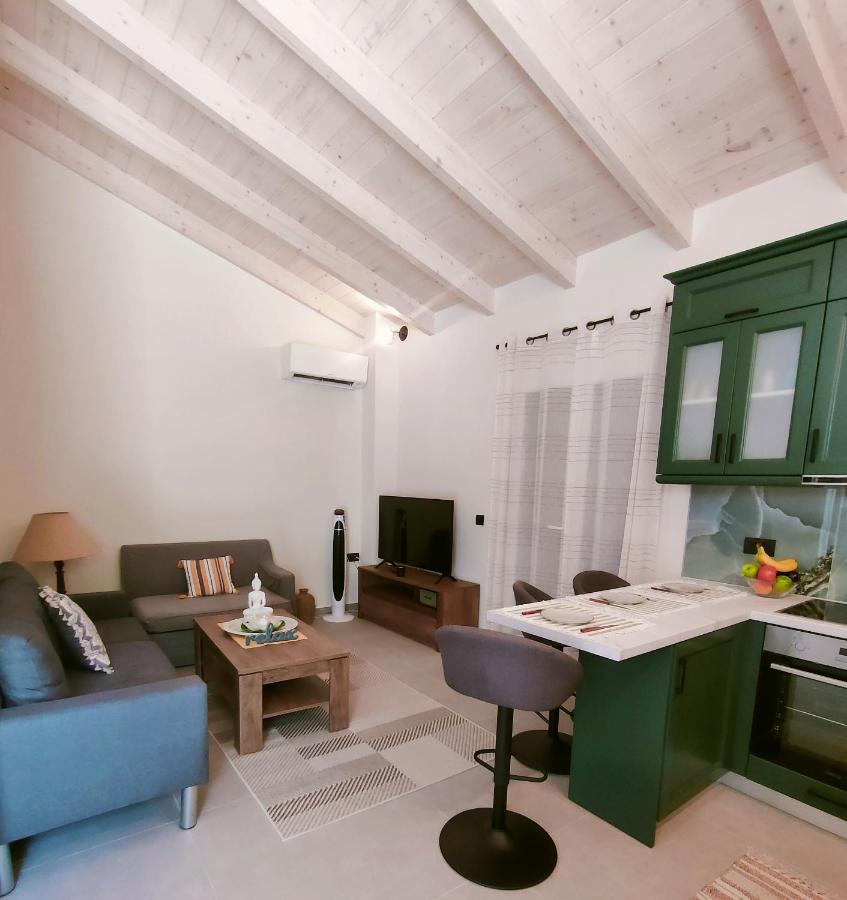 The Old Stables Apartment Vátos Екстериор снимка