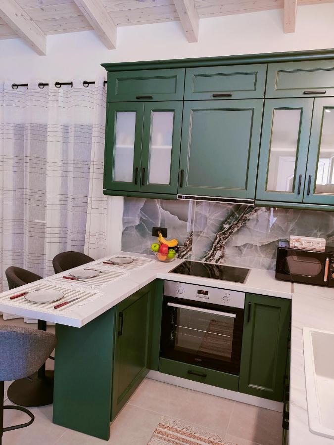 The Old Stables Apartment Vátos Екстериор снимка