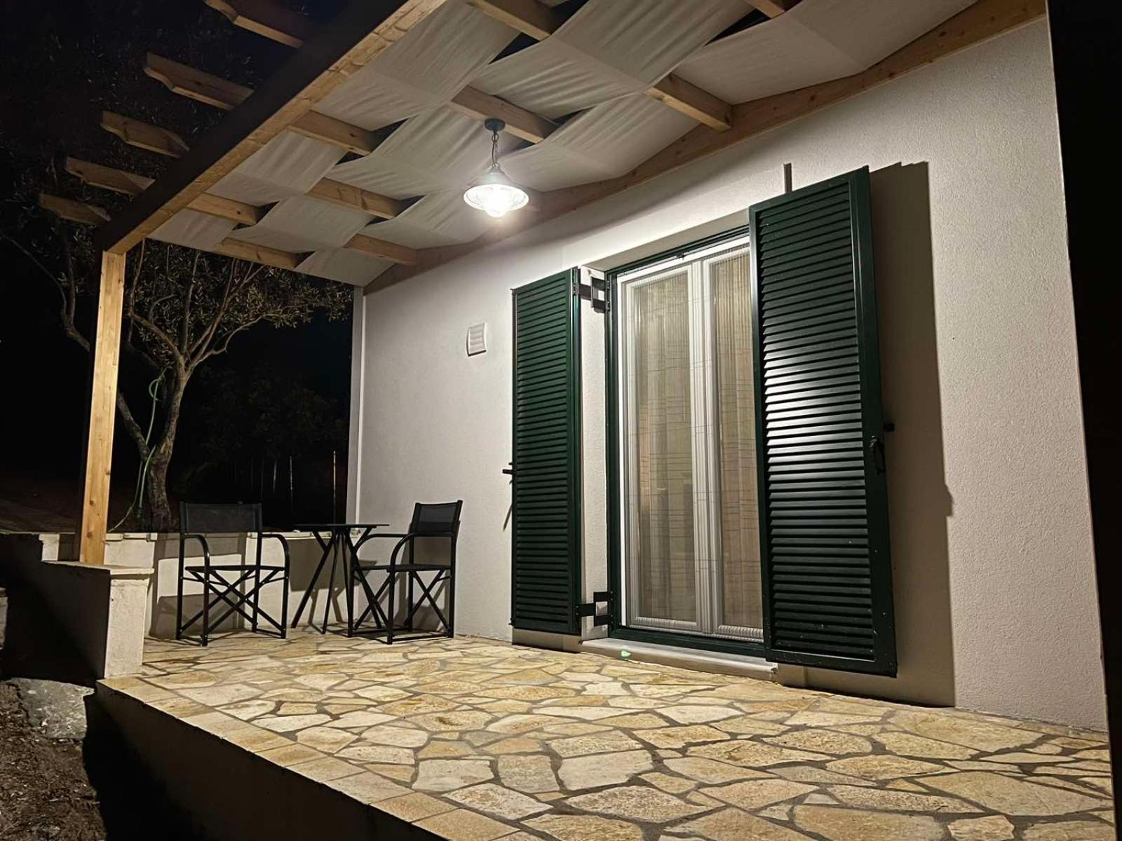 The Old Stables Apartment Vátos Екстериор снимка